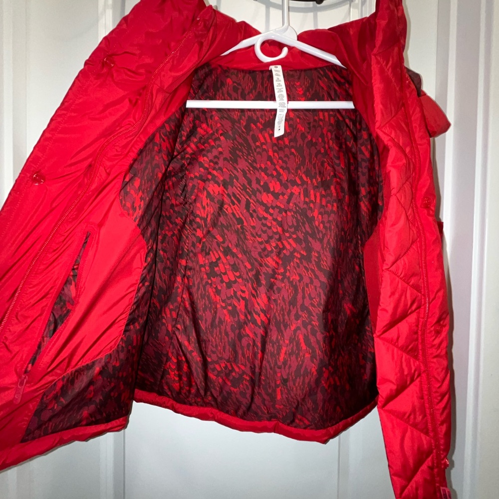 Lululemon Lunar New Year Wunder Puff Cropped Vest Womens size 10 - Picture 5 of 5